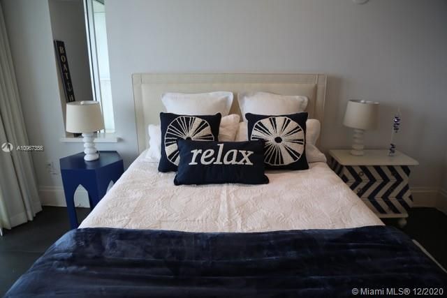 Recently Rented: $4,000 (1 beds, 2 baths, 754 Square Feet)