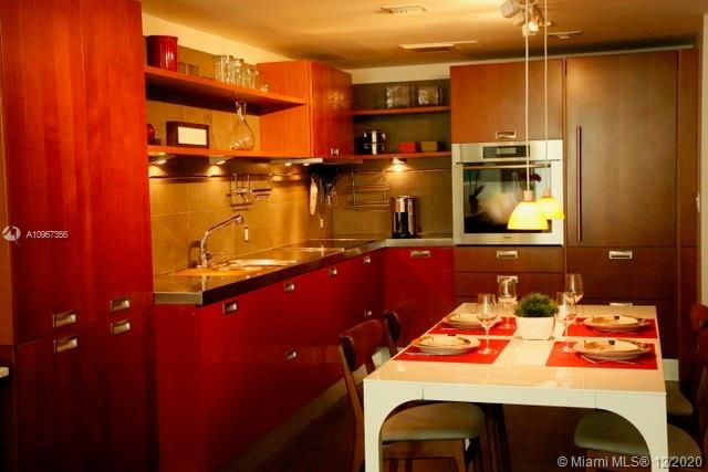 Recently Rented: $4,000 (1 beds, 2 baths, 754 Square Feet)