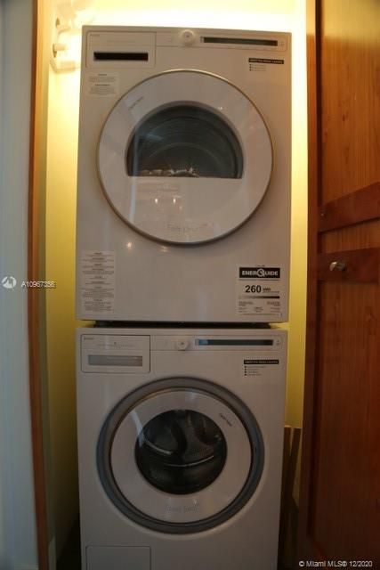 Recently Rented: $4,000 (1 beds, 2 baths, 754 Square Feet)