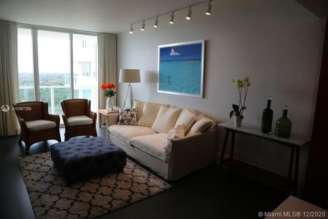 Recently Rented: $4,000 (1 beds, 2 baths, 754 Square Feet)