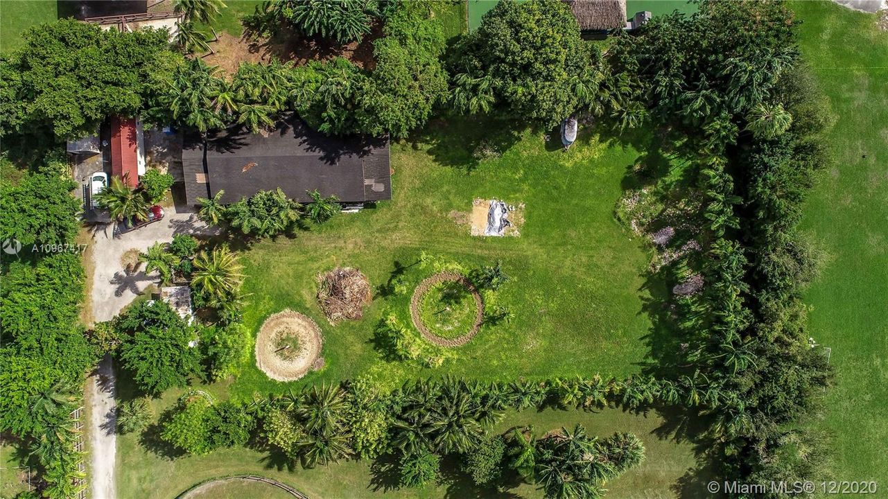 Vendido Recientemente: $2,150,000 (4.87 acres)