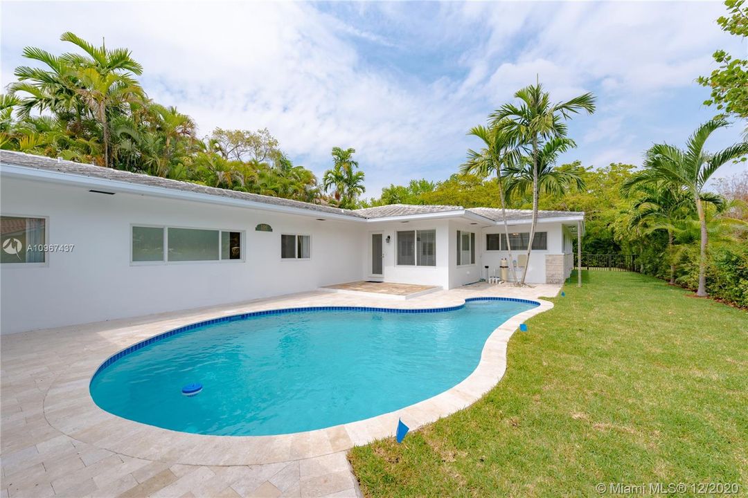 Backyard/Pool area