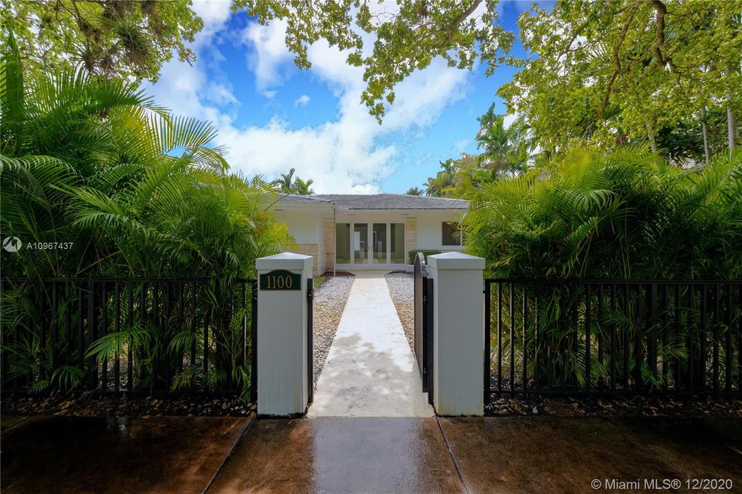 Prestigious Estate Entryway