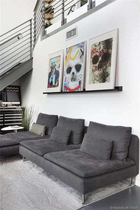 Recently Rented: $3,000 (2 beds, 2 baths, 1056 Square Feet)