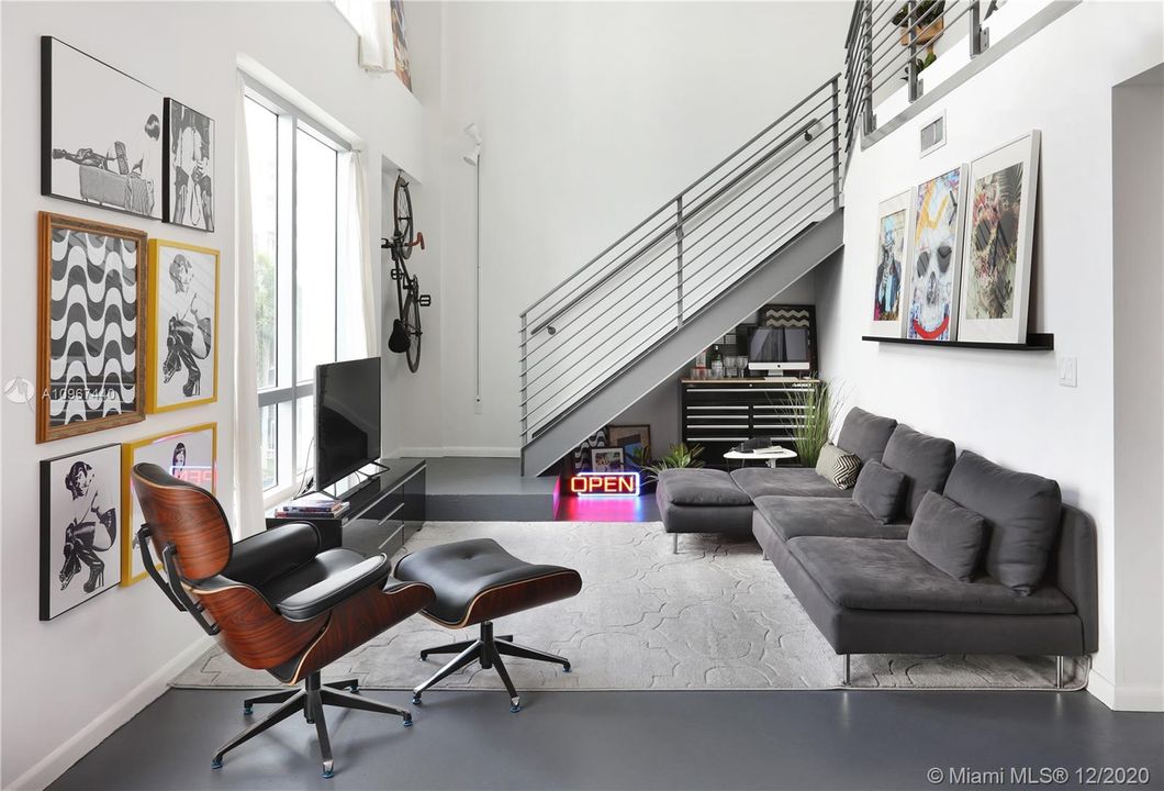 Recently Rented: $3,000 (2 beds, 2 baths, 1056 Square Feet)