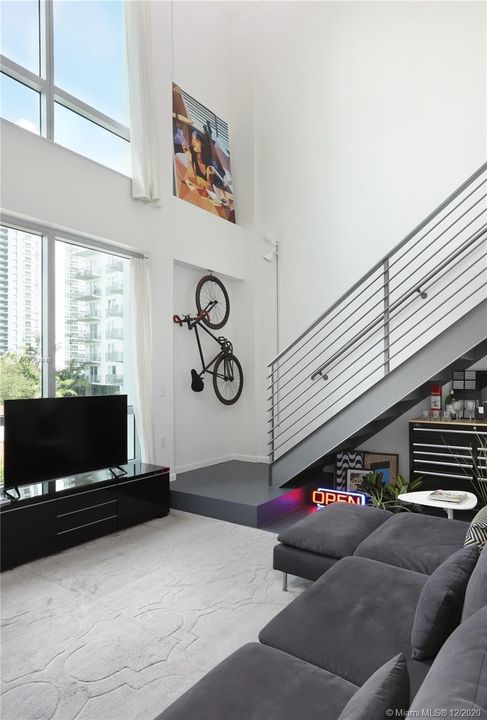 Recently Rented: $3,000 (2 beds, 2 baths, 1056 Square Feet)