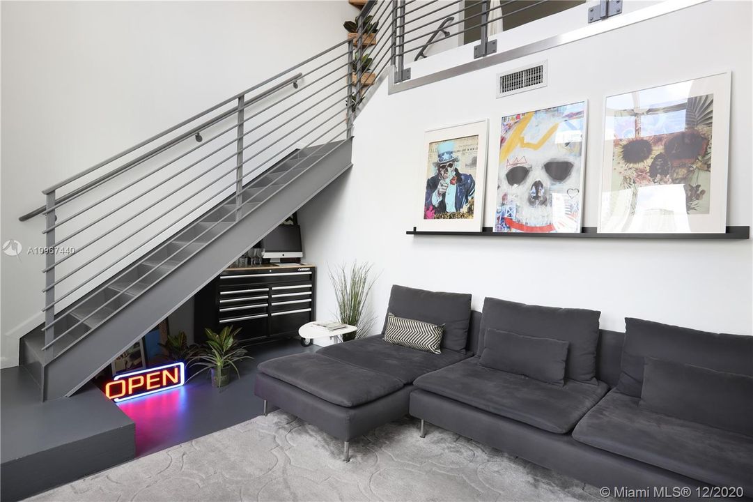 Recently Rented: $3,000 (2 beds, 2 baths, 1056 Square Feet)