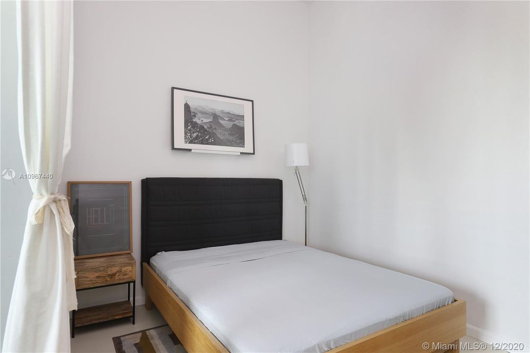 Recently Rented: $3,000 (2 beds, 2 baths, 1056 Square Feet)