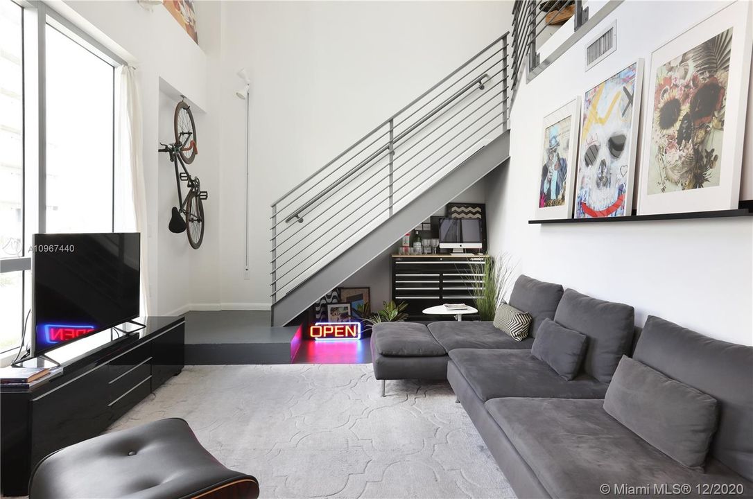 Recently Rented: $3,000 (2 beds, 2 baths, 1056 Square Feet)