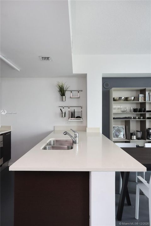 Recently Rented: $3,000 (2 beds, 2 baths, 1056 Square Feet)