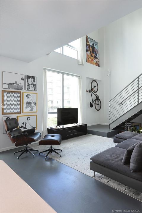 Recently Rented: $3,000 (2 beds, 2 baths, 1056 Square Feet)