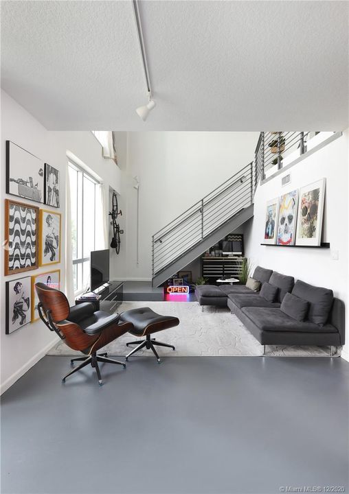 Recently Rented: $3,000 (2 beds, 2 baths, 1056 Square Feet)