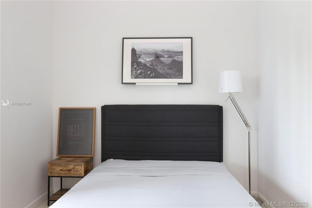 Recently Rented: $3,000 (2 beds, 2 baths, 1056 Square Feet)
