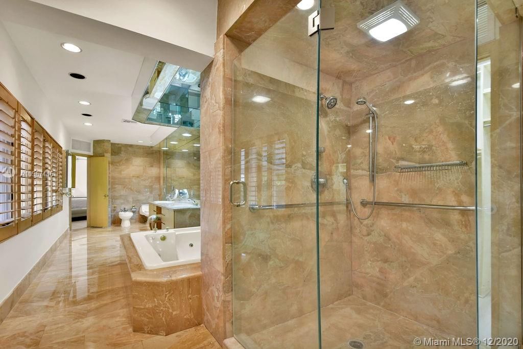 Недавно арендовано: $34,500 (5 спален, 5 ванн, 4312 Квадратных фут)