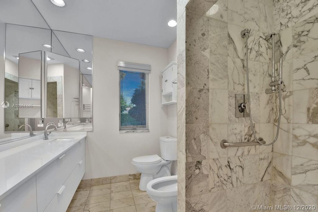 最近租的: $34,500 (5 贝兹, 5 浴室, 4312 平方英尺)