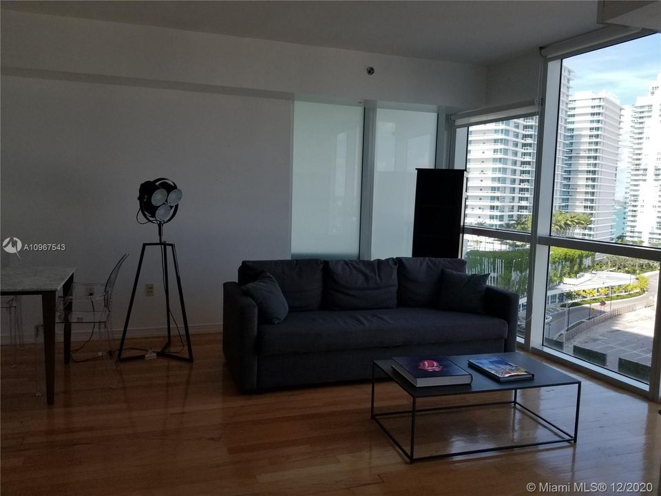 Recientemente alquilado: $3,200 (1 camas, 1 baños, 851 Pies cuadrados)