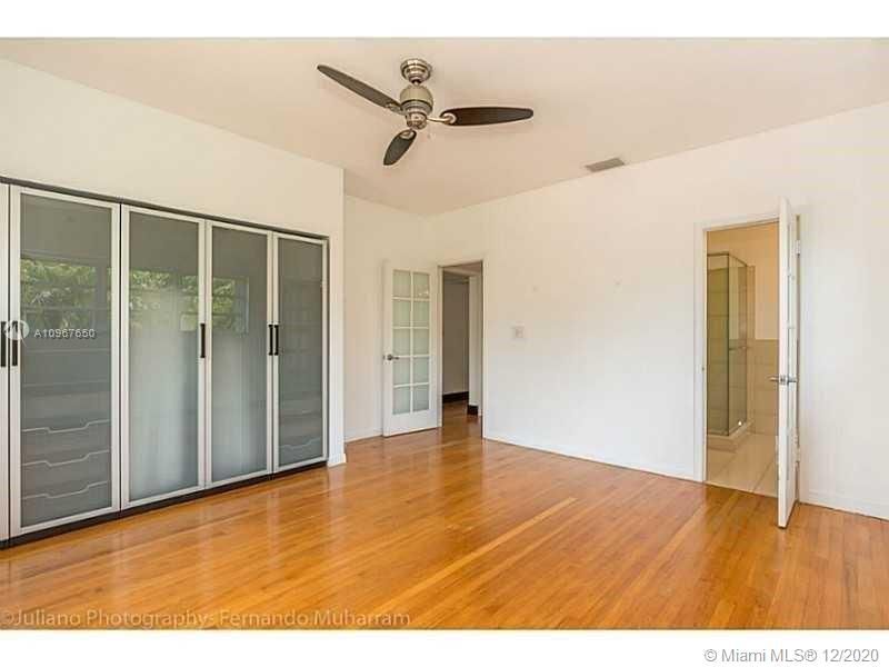 Recently Rented: $7,200 (3 beds, 3 baths, 2568 Square Feet)