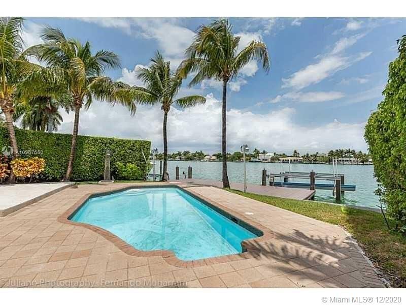 Recently Rented: $7,200 (3 beds, 3 baths, 2568 Square Feet)