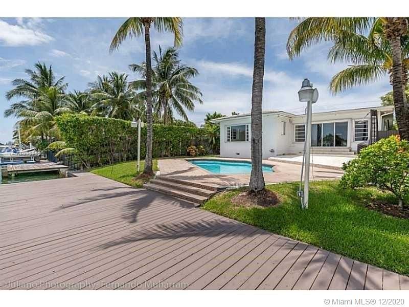 Recently Rented: $7,200 (3 beds, 3 baths, 2568 Square Feet)