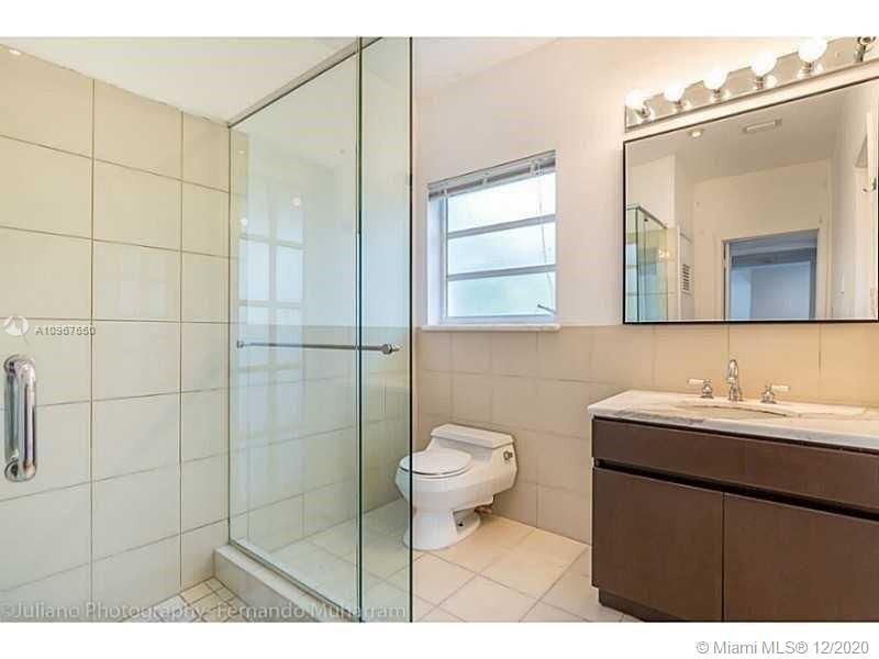 Recently Rented: $7,200 (3 beds, 3 baths, 2568 Square Feet)