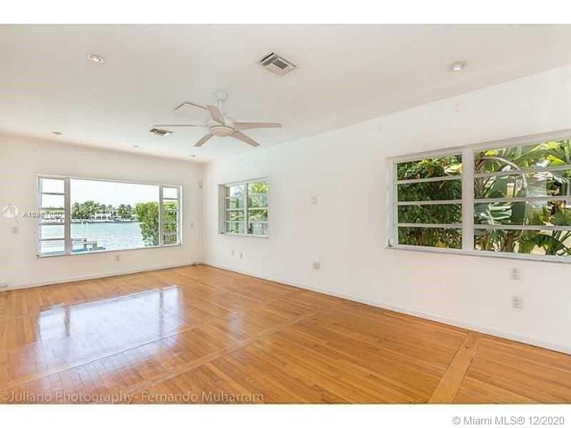 Recently Rented: $7,200 (3 beds, 3 baths, 2568 Square Feet)