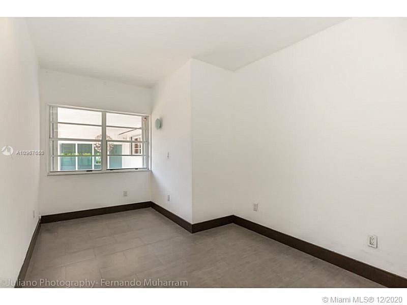 Recently Rented: $7,200 (3 beds, 3 baths, 2568 Square Feet)