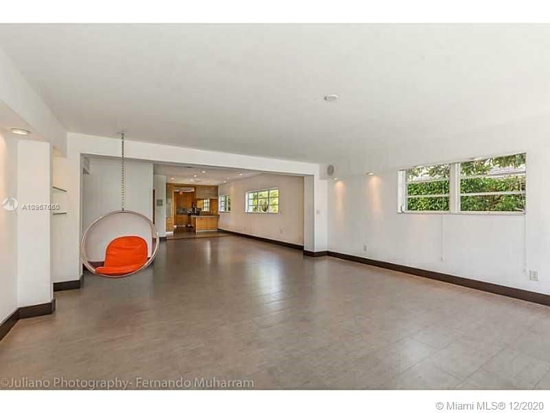 Recently Rented: $7,200 (3 beds, 3 baths, 2568 Square Feet)