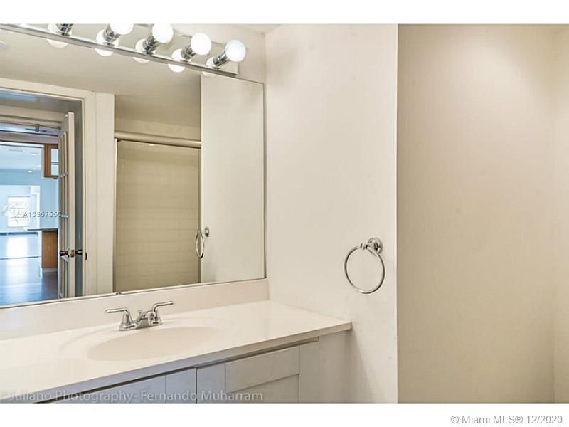 Recently Rented: $7,200 (3 beds, 3 baths, 2568 Square Feet)