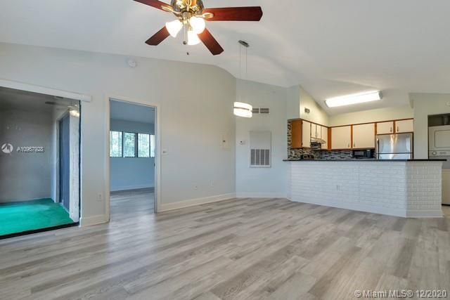 Recently Sold: $137,500 (1 beds, 1 baths, 632 Square Feet)