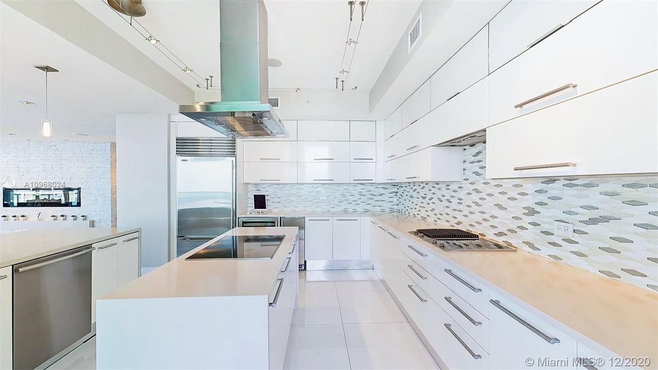 Recently Rented: $16,000 (3 beds, 4 baths, 3535 Square Feet)