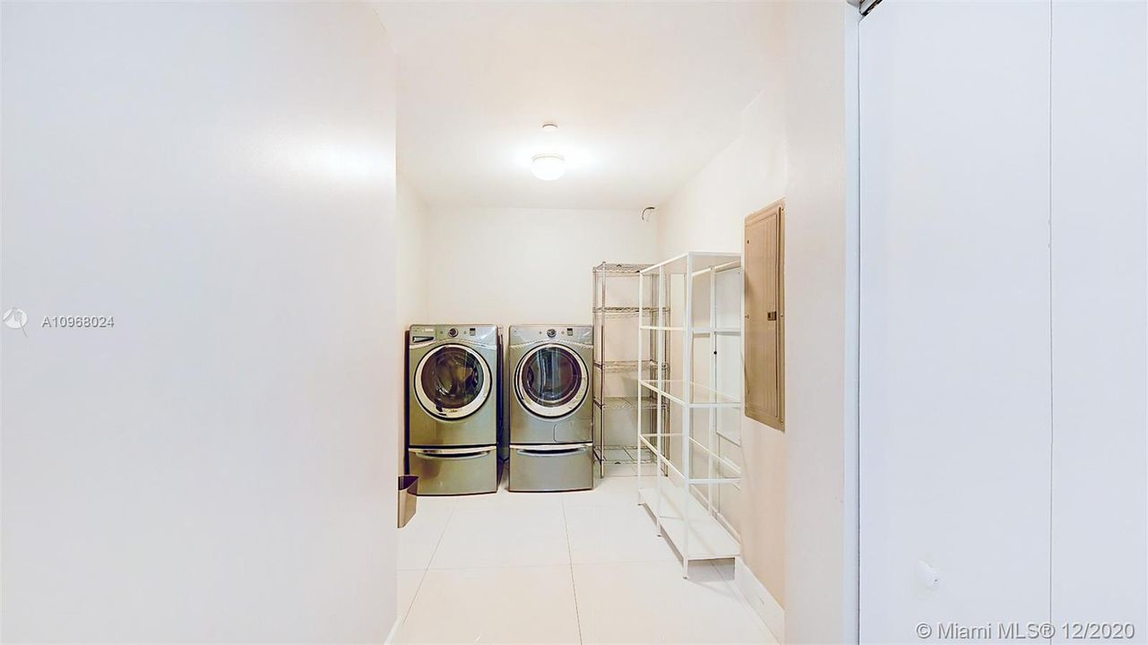 Recently Rented: $16,000 (3 beds, 4 baths, 3535 Square Feet)