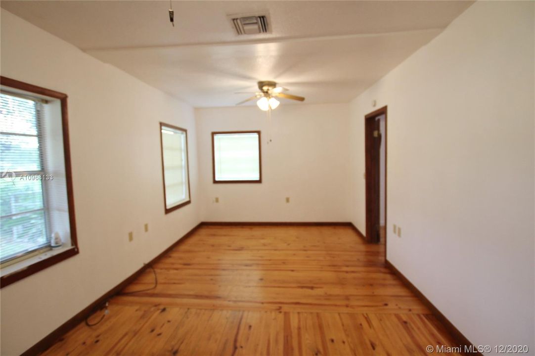 Recently Sold: $164,500 (3 beds, 1 baths, 0 Square Feet)