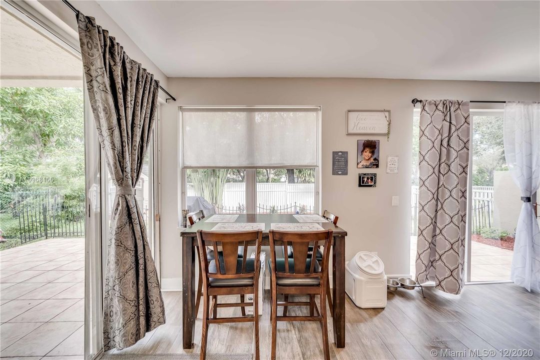Recently Sold: $525,000 (4 beds, 2 baths, 2880 Square Feet)