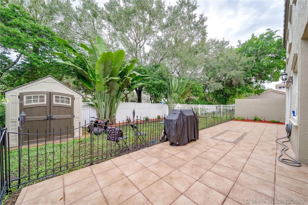 Recently Sold: $525,000 (4 beds, 2 baths, 2880 Square Feet)