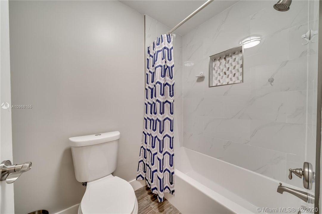 Recently Sold: $525,000 (4 beds, 2 baths, 2880 Square Feet)