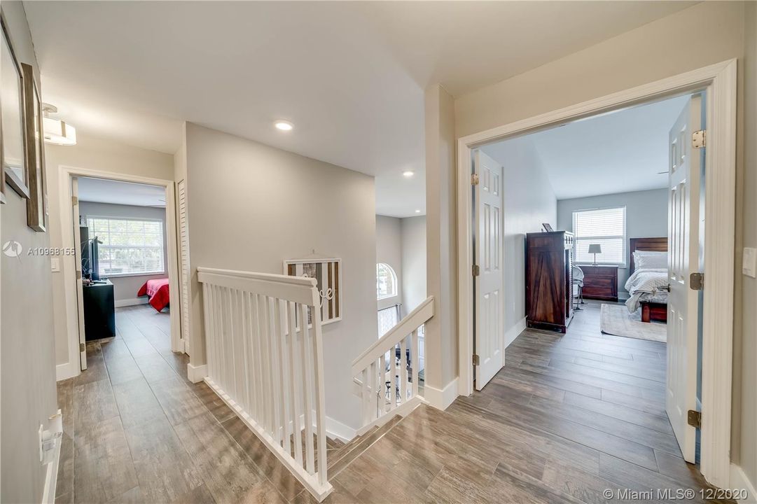 Recently Sold: $525,000 (4 beds, 2 baths, 2880 Square Feet)