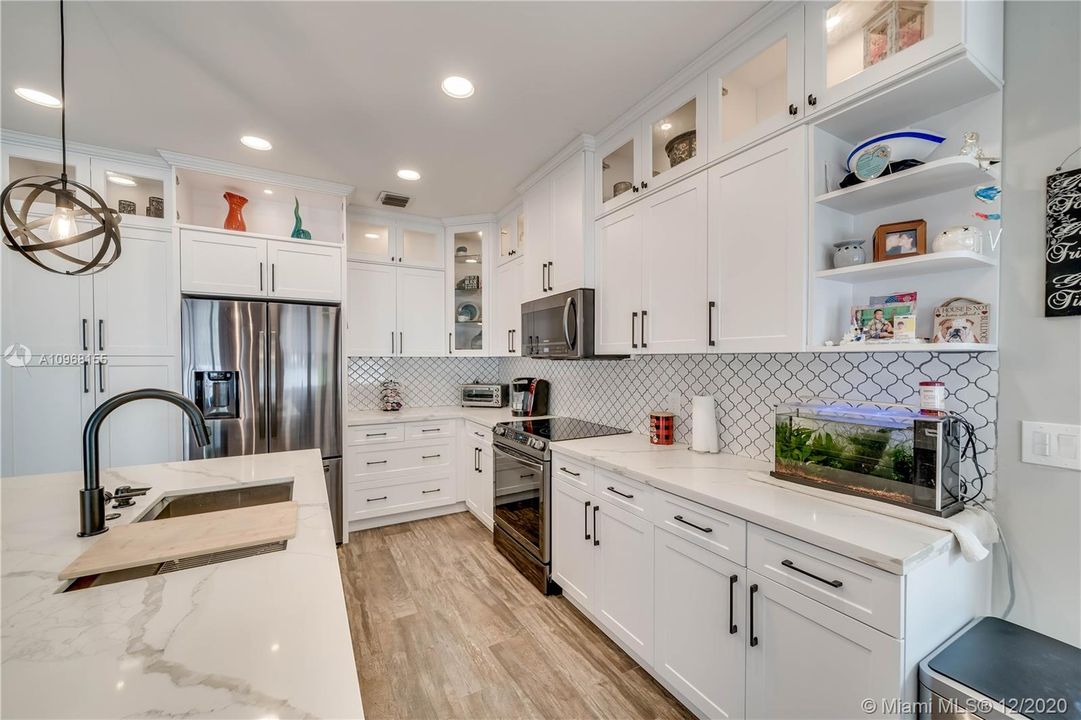 Recently Sold: $525,000 (4 beds, 2 baths, 2880 Square Feet)