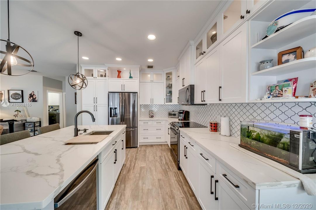 Recently Sold: $525,000 (4 beds, 2 baths, 2880 Square Feet)