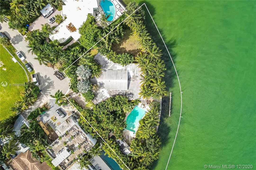 Recently Sold: $10,000,000 (4 beds, 3 baths, 3469 Square Feet)