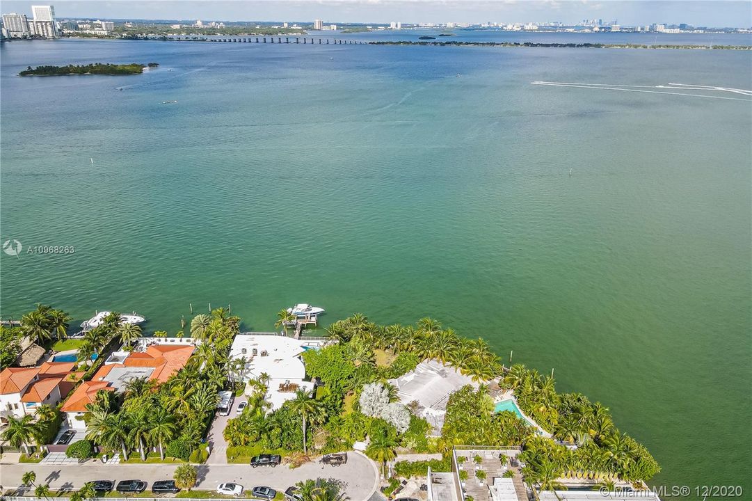 Recently Sold: $10,000,000 (4 beds, 3 baths, 3469 Square Feet)