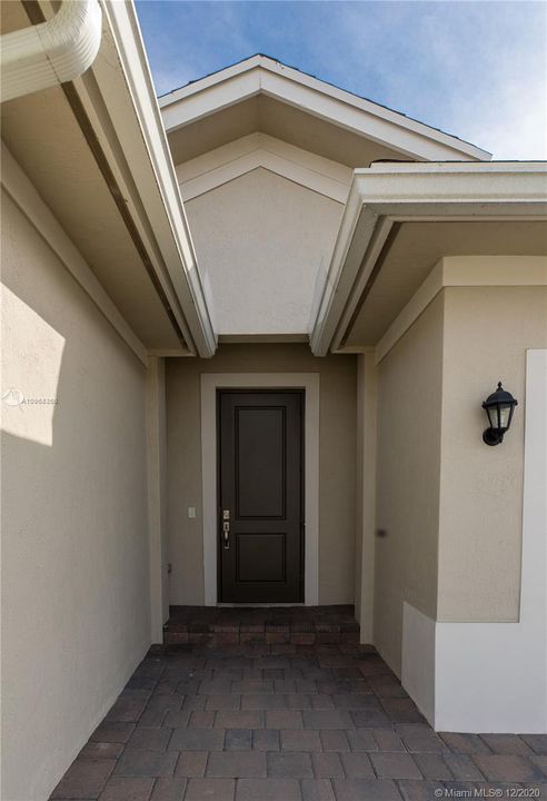 Недавно продано: $365,000 (3 спален, 2 ванн, 1663 Квадратных фут)