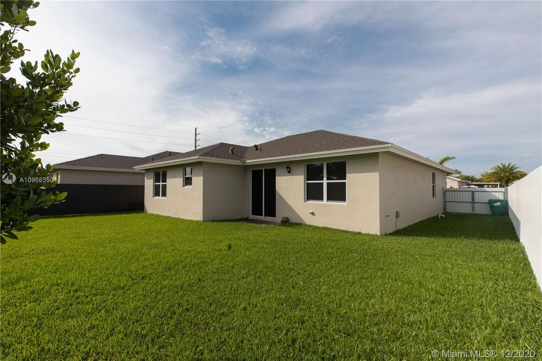 Backyard - Room for a boat