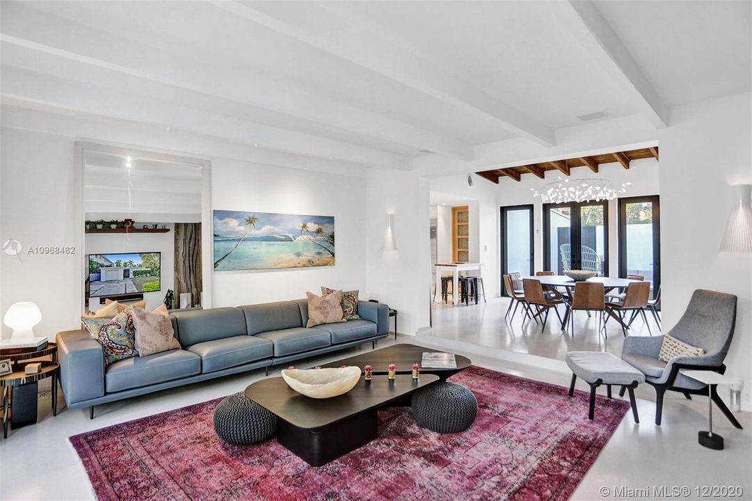 Recently Sold: $2,099,900 (3 beds, 3 baths, 1750 Square Feet)