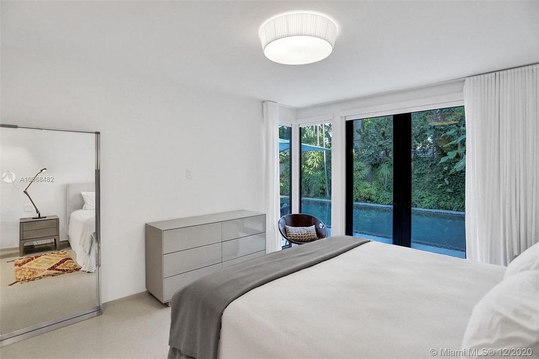 Recently Sold: $2,099,900 (3 beds, 3 baths, 1750 Square Feet)