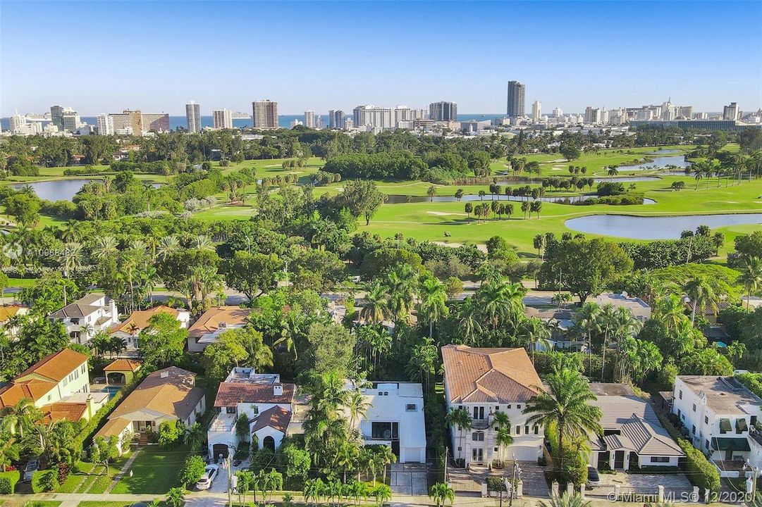 Recently Sold: $2,099,900 (3 beds, 3 baths, 1750 Square Feet)
