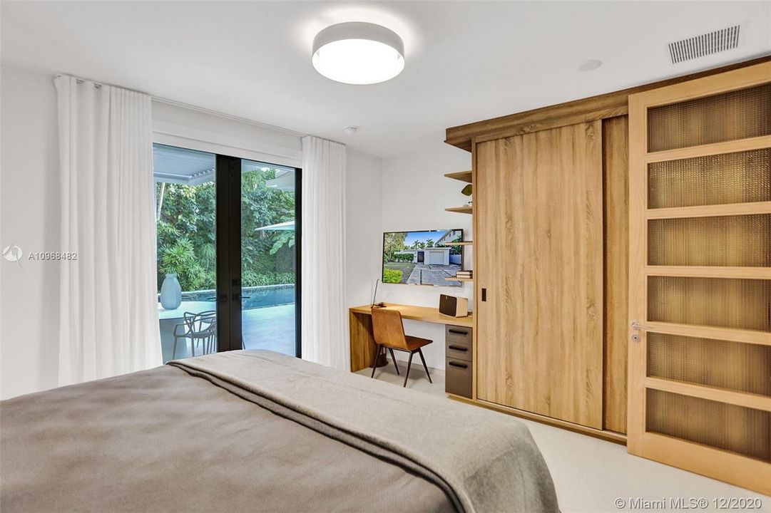 Recently Sold: $2,099,900 (3 beds, 3 baths, 1750 Square Feet)