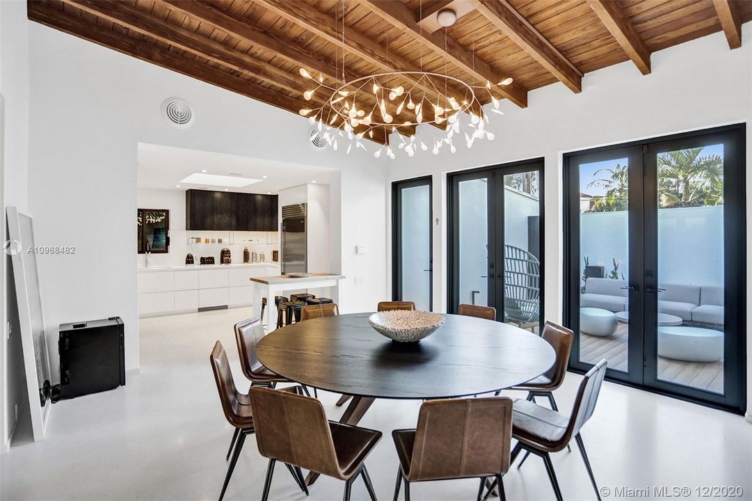 Recently Sold: $2,099,900 (3 beds, 3 baths, 1750 Square Feet)