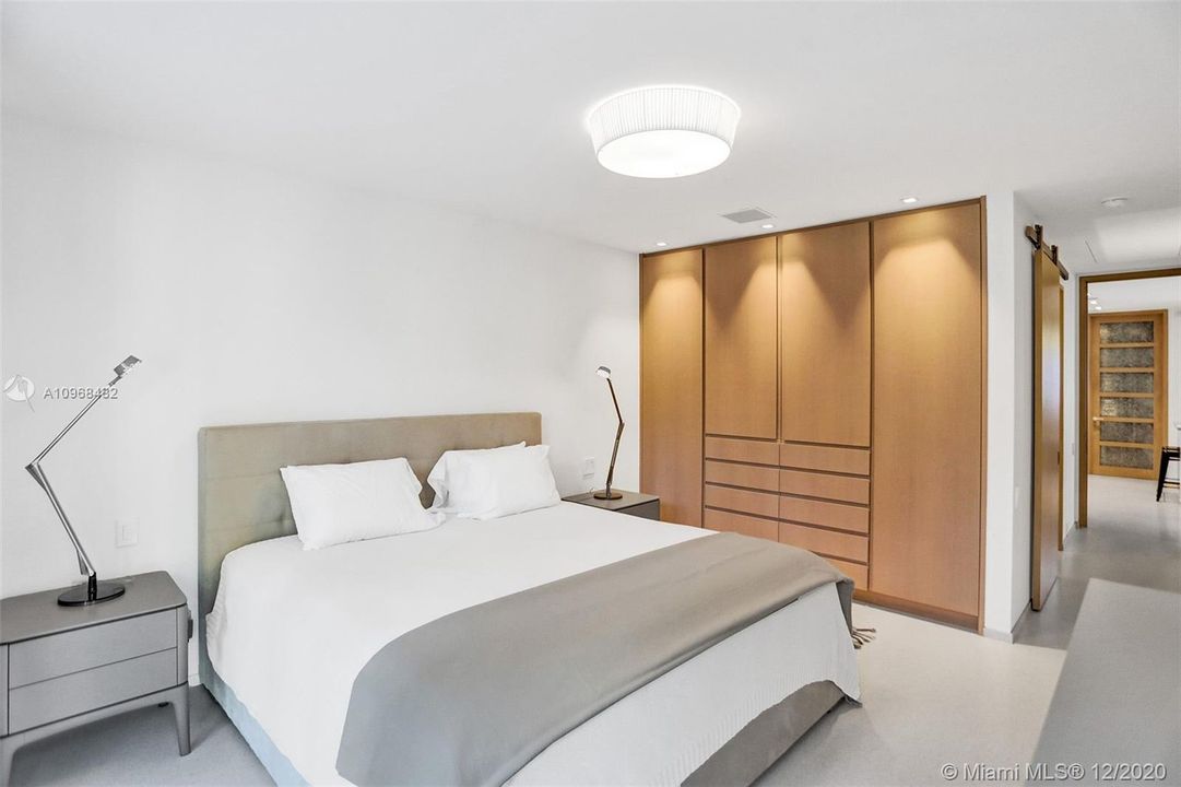 Recently Sold: $2,099,900 (3 beds, 3 baths, 1750 Square Feet)