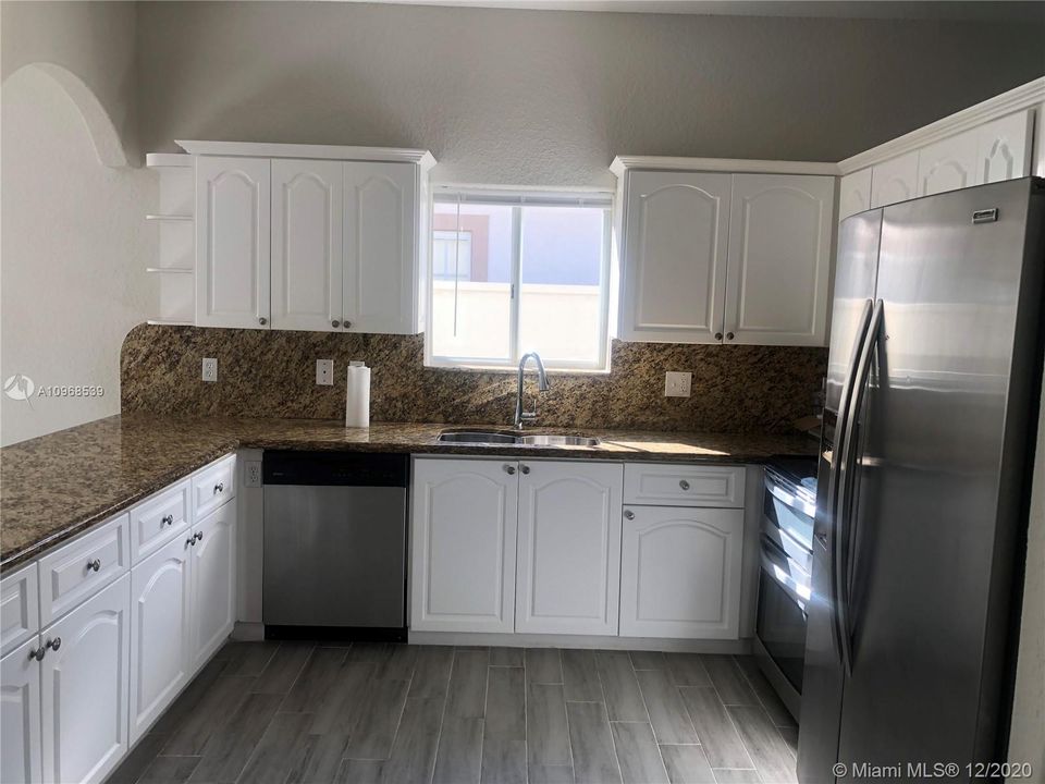 Recently Rented: $2,500 (3 beds, 2 baths, 1608 Square Feet)