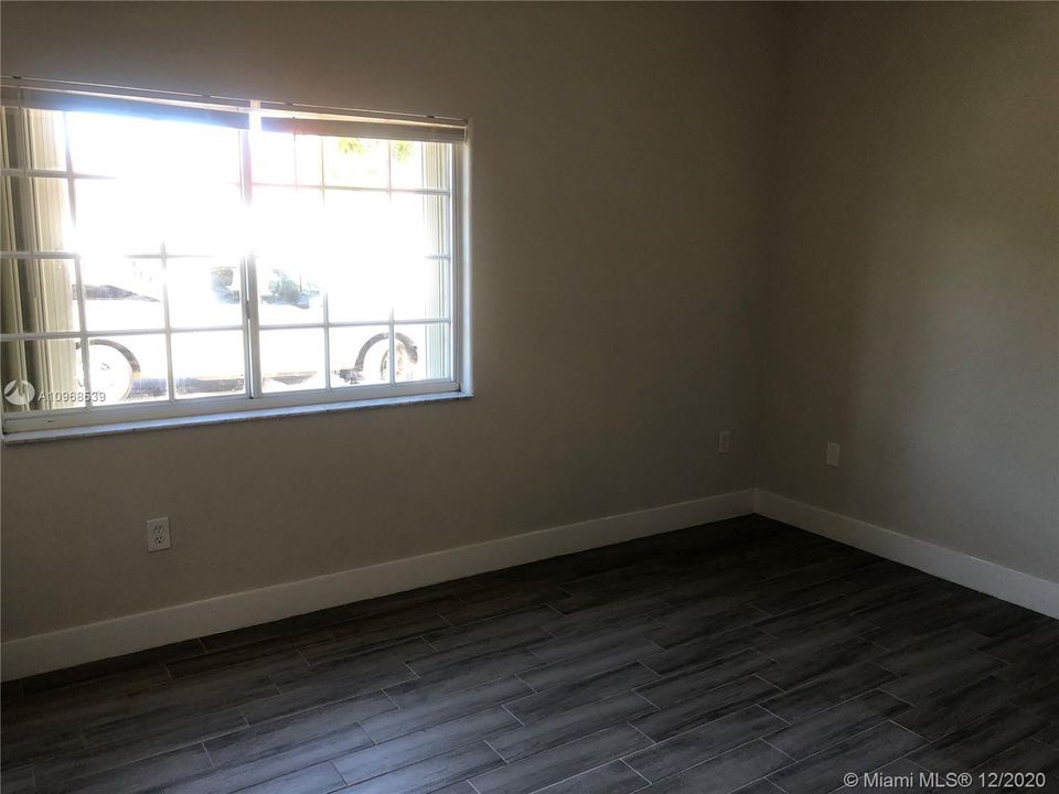 Recently Rented: $2,500 (3 beds, 2 baths, 1608 Square Feet)